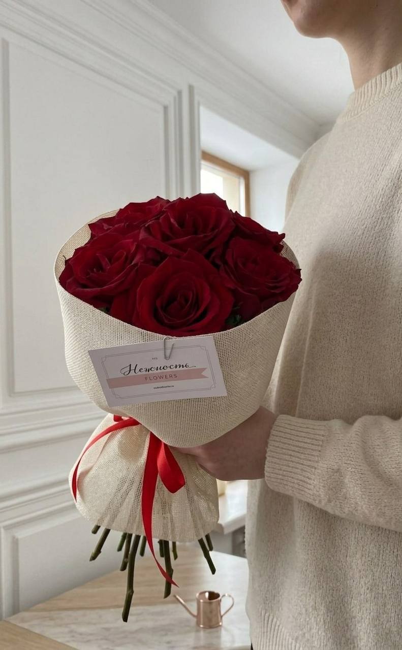 Моно-букет из красных роз